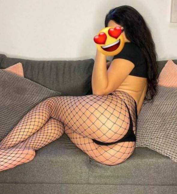 Kayaşehir Escort Demet İle Tutkunun Kalbinde